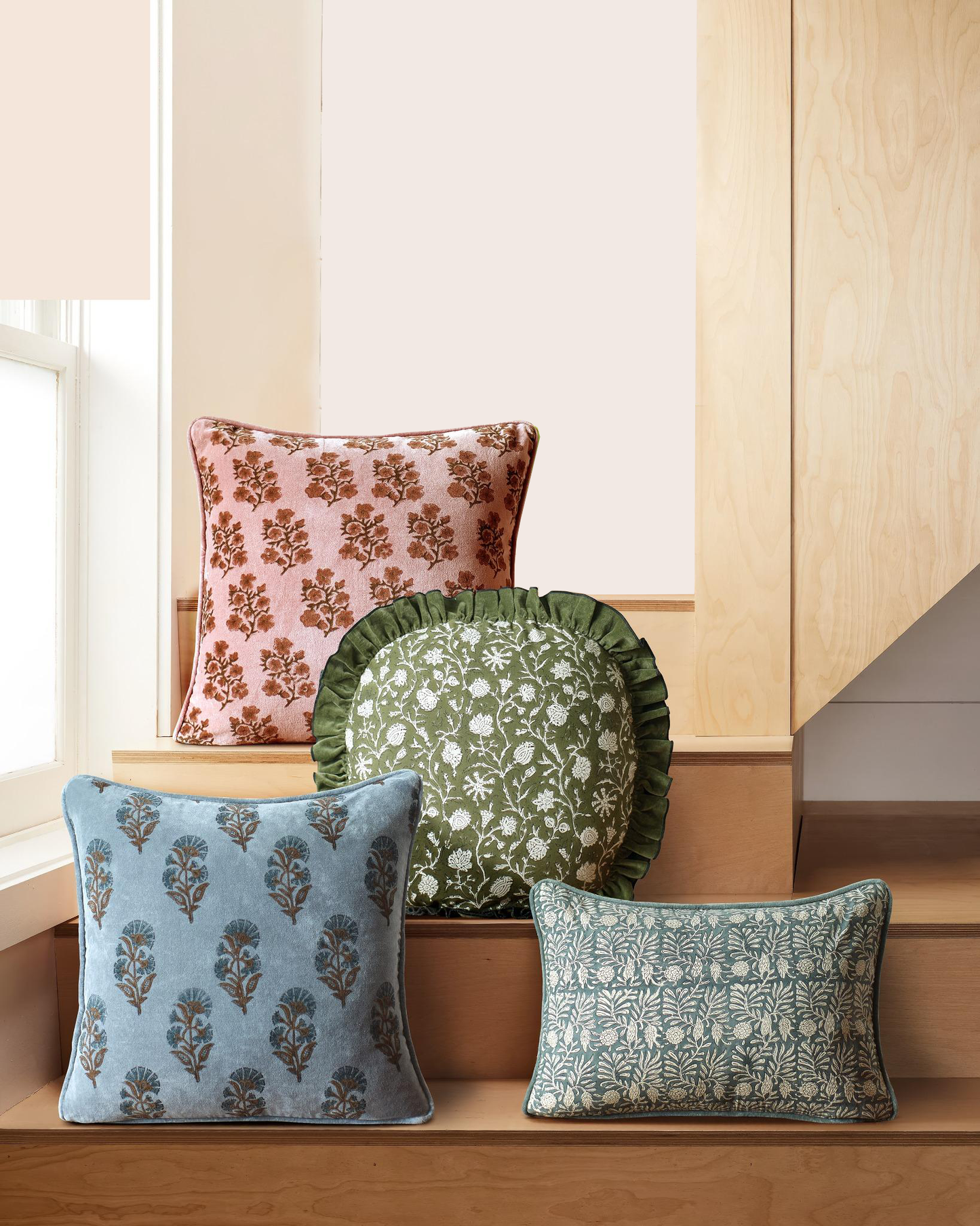 Round Ruffle Vine Pillow