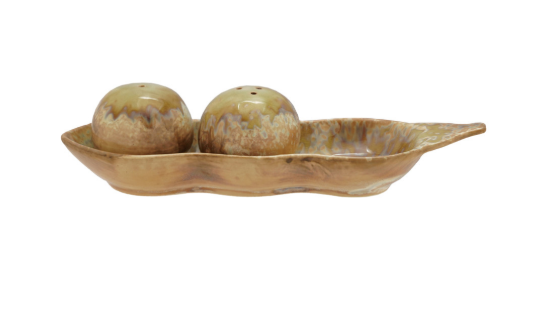 Peas in a Pod Shaped Salt & Pepper Shakers
