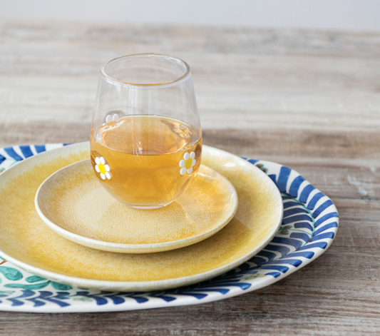 Drinking Glass with Embedded Daisies
